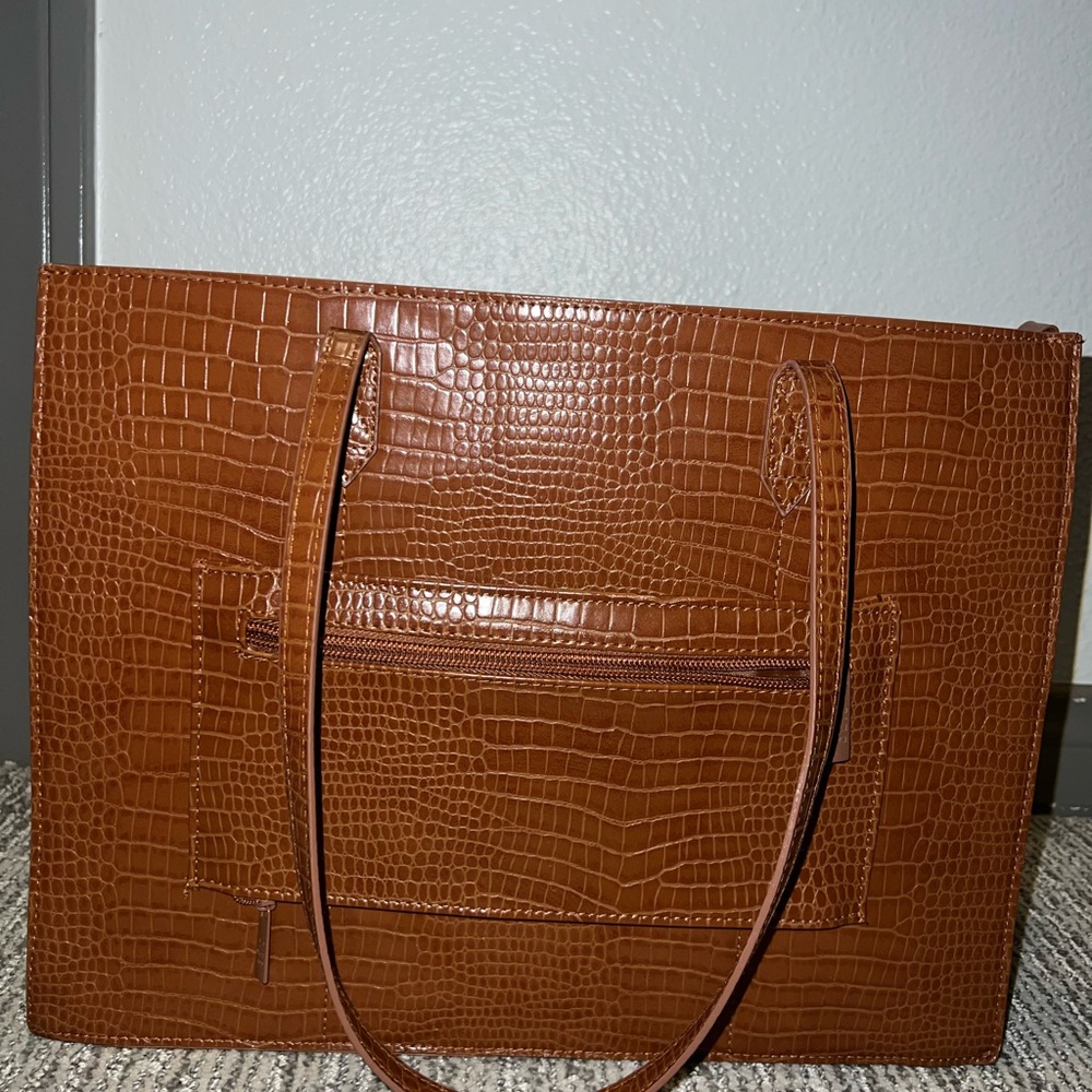 Bei’s “The Work Tote” in Maple croc